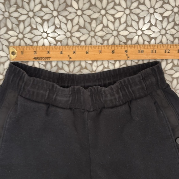 Women's Alo Yoga Courtside Tearaway Trackpants in Black, Size S - Picture 6 of 7